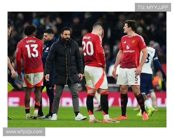 曼联成绩回暖但体系停滞,复兴进程面临结构性矛盾 曼联成绩回暖但体系停滞,复兴进程面临结构性矛盾